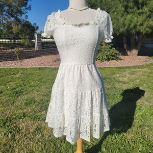 Monteau Los Angeles white lace dress Size Medium